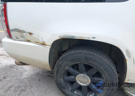 2011 GMC Yukon Xl 1500 Denali из США, поврежденный, VIN 1GKS2MEF2BR190877